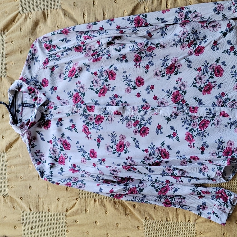 H&M button down floral shirt